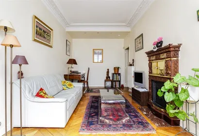 A SUNLIT PARISIAN ABODE IN BLVD PASTEUR