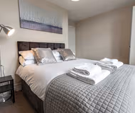 Bright Apartment, Near University + City Centre