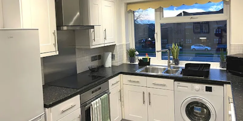 2 Beech Tree Close, Stanmore Apartment