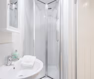 Bedford Hospital Victoria Maisonette by Homely Spaces