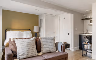 Derne Street Apartment