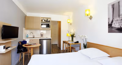 Luxury bedroom at Marseille Prado Périer