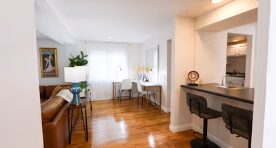 Jay Street-Multi Level Apartment