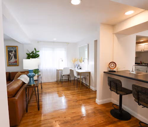 Jay Street-Multi Level Apartment