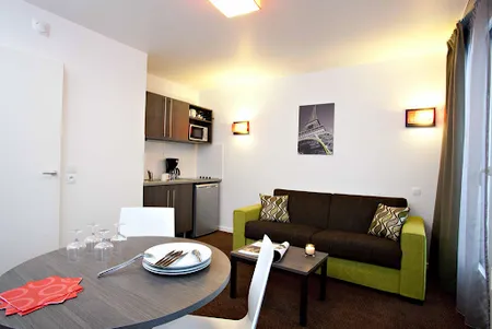 Stunning living area in Paris Asnieres-sur-Seine