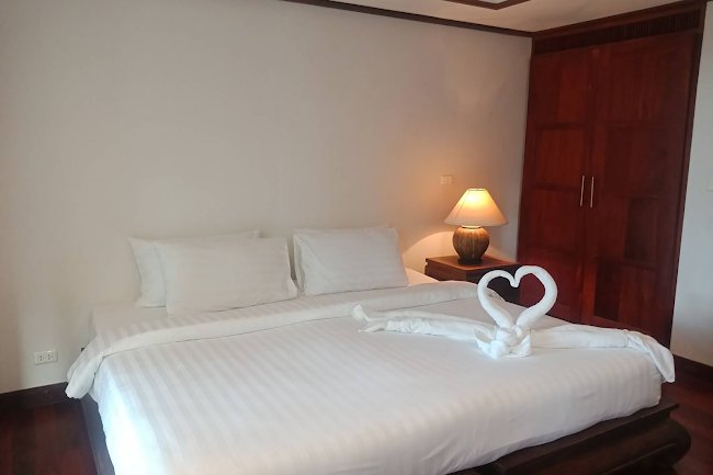 Splendid Villa Near Kata Beach