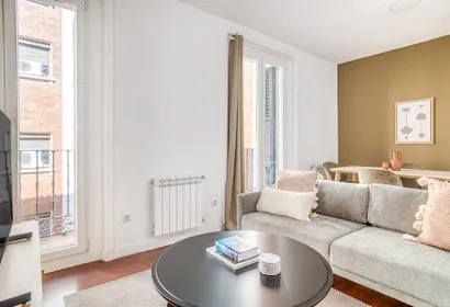 la Catolica Service Apartment