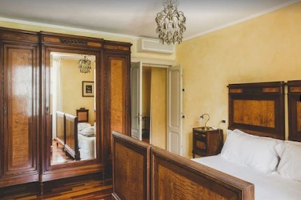 Magnificient Villa located right on the shores of Lake Como