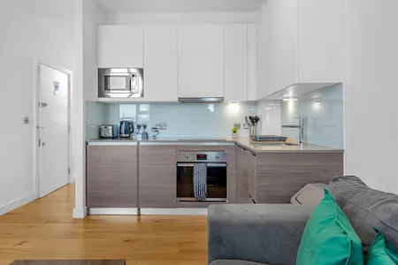 Fully equipped kitchen at Heathrow Central Apartments by MySquare