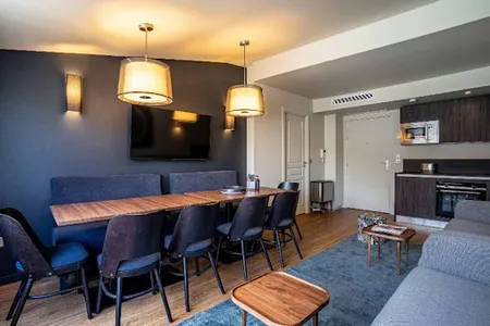 BRAND NEW!!HIGH FLOOR SMASHING FAMILY HOME IN THE MONTORGUEIL DISTRICT