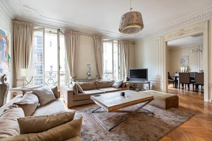 A 220SQM HAUSSMANN JEWEL ON THE CROWN OF CHAMPS ELYSEES