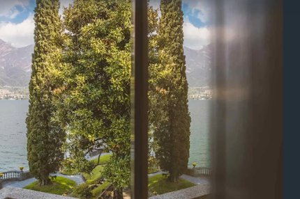Magnificient Villa located right on the shores of Lake Como