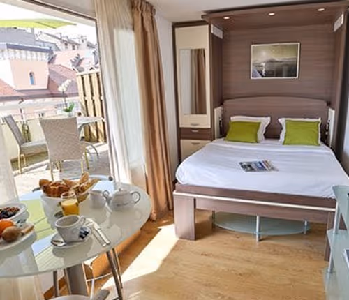 Privil Serviced Apartment