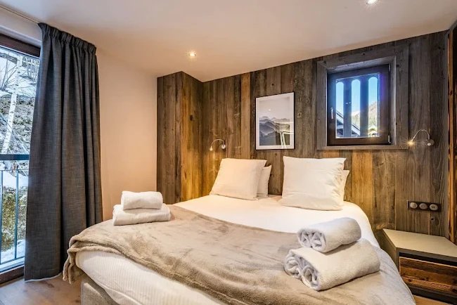 EXCEPTIONAL CHALET WITH JACUZZI IN CHAMONIX
