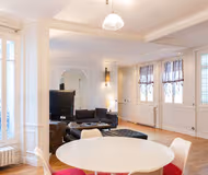 110M2 LUXURY AT ONLY 2 STOP WITH THE METRO LINE 1 TO THE CHAMPS ELYSÉE