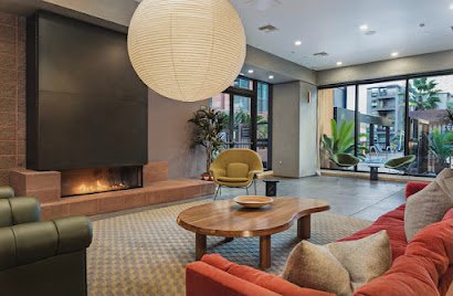 6200 Hollywood Apartment