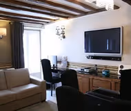 Rue Malar 7eme- a luxury home with a beautiful French décor next to Seine