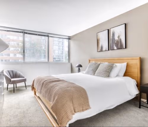 S Ashland Ave Serviced Apartment