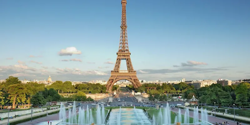 WITH A SPANNING PRIVATE TERRACE, A SUBLIME LUXURY NEAR EIFFEL TOWER