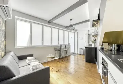 Abbesses Serviced apartment