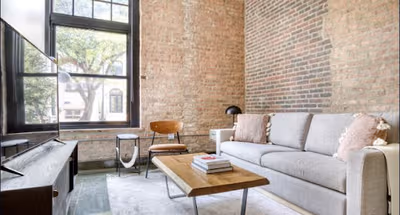 W Monroe St Serviced Apartment