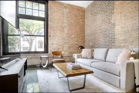 W Monroe St Serviced Apartment