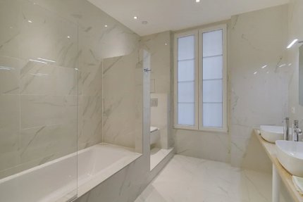 A  200M2 JEWEL IN CHAMPS ELYSEES