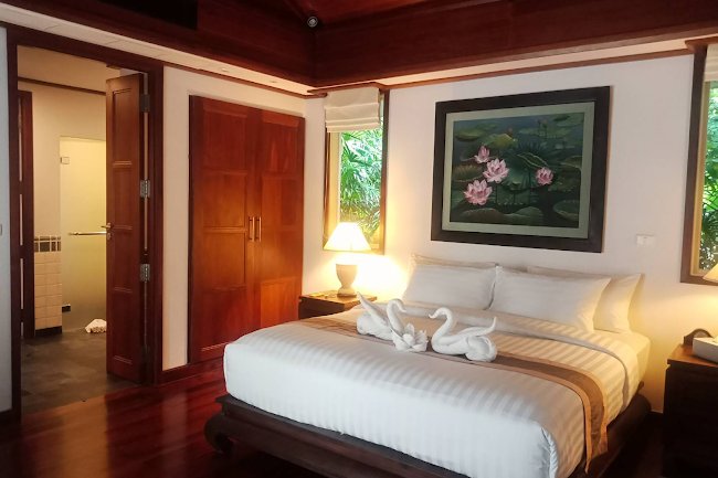 Splendid Villa Near Kata Beach