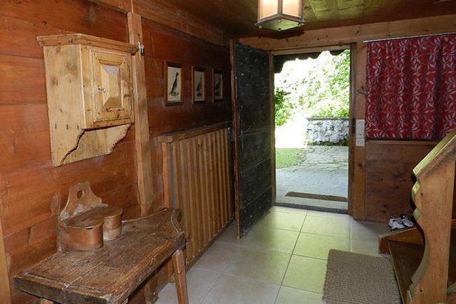 A Traditional Alpine 240 sqm Chalet in Central Gstaad