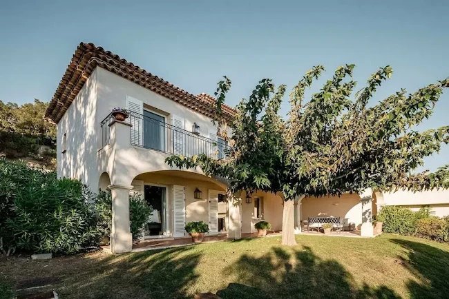 STUNNING VILLA IN GRIMAUD PANORAMIC SEAVIEWS
