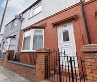 Heyes House- Sleeps 7, free parking, mins from LFC