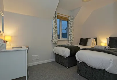 2 Bed House next to Barry Beach