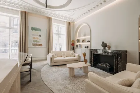 RIGHT ACROSS THE TUILERIES WITH ENCOMPASSING VIEWS