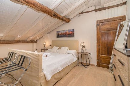 LAKE COMO HISTORIC LUXURY VILLA- 1200M2 OF PURE SPLEDOUR