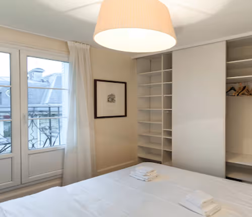 IMPECCABLE LOCATION IN THE HEART OF HISTORICAL AND TRENDY MARAIS