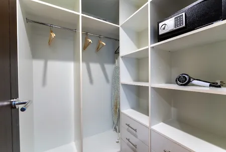 Stylish 2 BR In Downtown Dubai