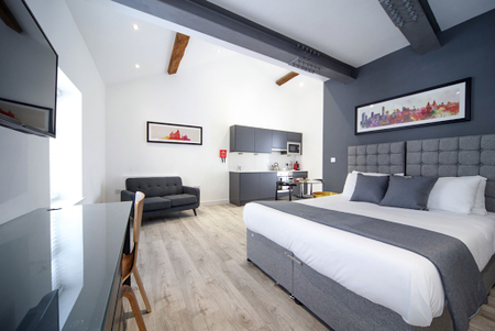 King sized bedroom at Bold Street Apartment in Liverpool City