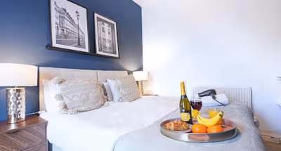 Central House with Parking, Pool Table, Super-Fast Wifi and Smart TV with Netflix by Yoko Property