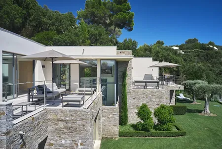 A STUNNING 380m2 MEDITERRANEAN SEA VIEW VILLA