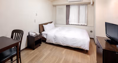 Simplistic living area in Shinogawamachi