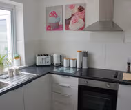 3-bedroom home with Breakfast, PS4 & Parking