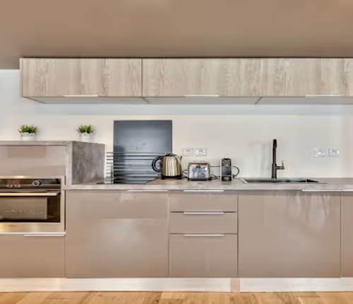 MONTORGUEIL MARKET-A UNIQUE BOUTIQUE FAMILY RENTAL