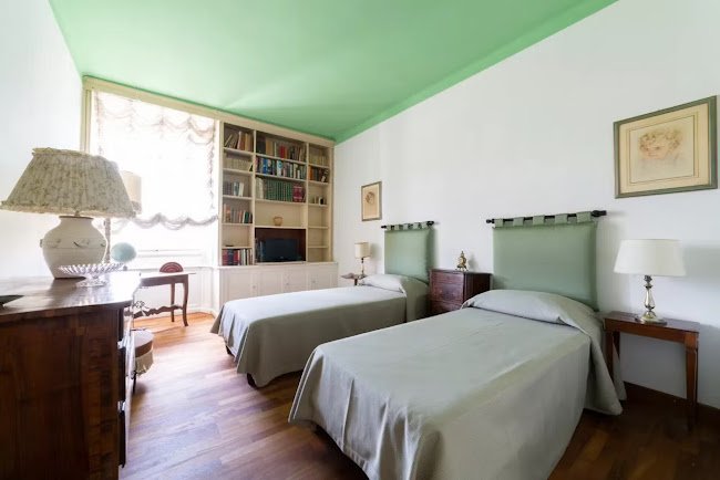 180M2 OVERLOOKING THE ARNO- PRIVATE TERRACE