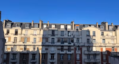 RUE LECOURBE SERVICED APARTMENT