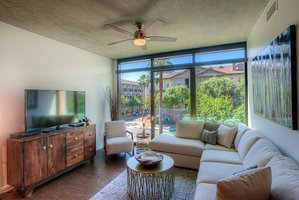 W Portland St Apartment