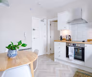 2BR Designer apartment for City Breaks in Chester.