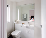 Luxury en-suite bathroom at Oval View