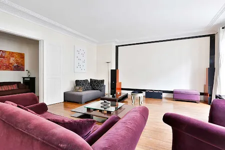 140M2 STUNNING MASTERPIECE IN CHAMPS ELYSÉES