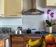 Fully equipped kitchen at Clarendon Road serviced apartments, Watford