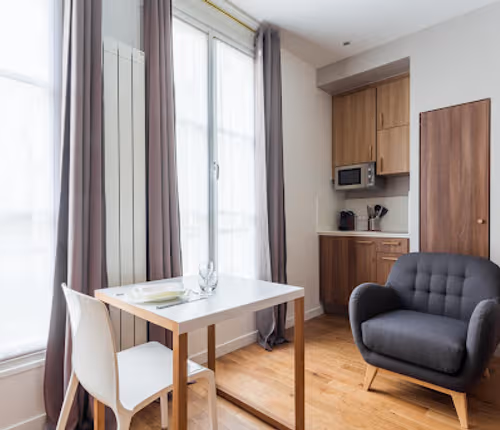 Rue de Duras Serviced Apartment
